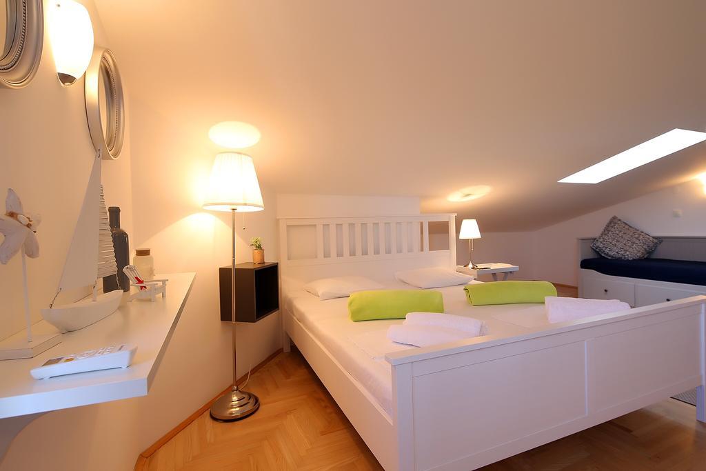 Apartments Papalinna By Moro Malinska Eksteriør billede